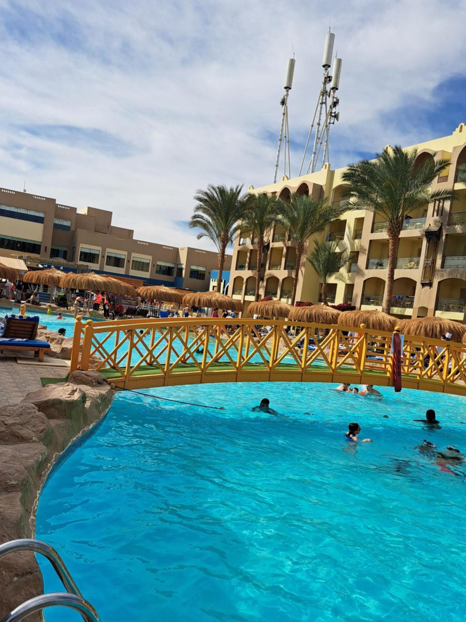 Beach Front 2Br At Elkarma Hotel & Aqua Park Hurghada Luaran gambar